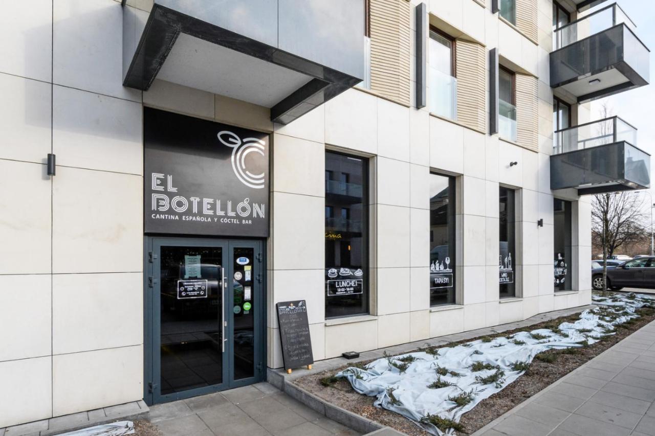 Bulwary Wislane P&O Serviced Apartments With Ac Warschau Exterior foto