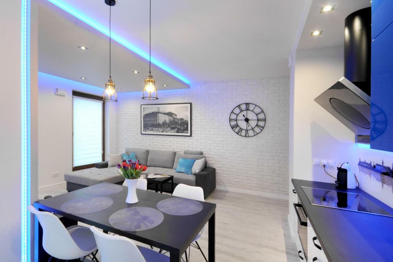 Bulwary Wislane P&O Serviced Apartments With Ac Warschau Exterior foto