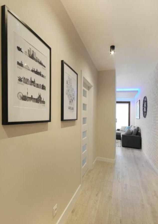 Bulwary Wislane P&O Serviced Apartments With Ac Warschau Exterior foto
